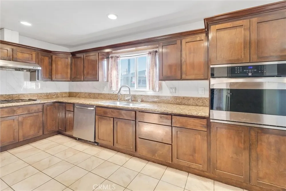 235 S Azusa West Covina, CA 91791